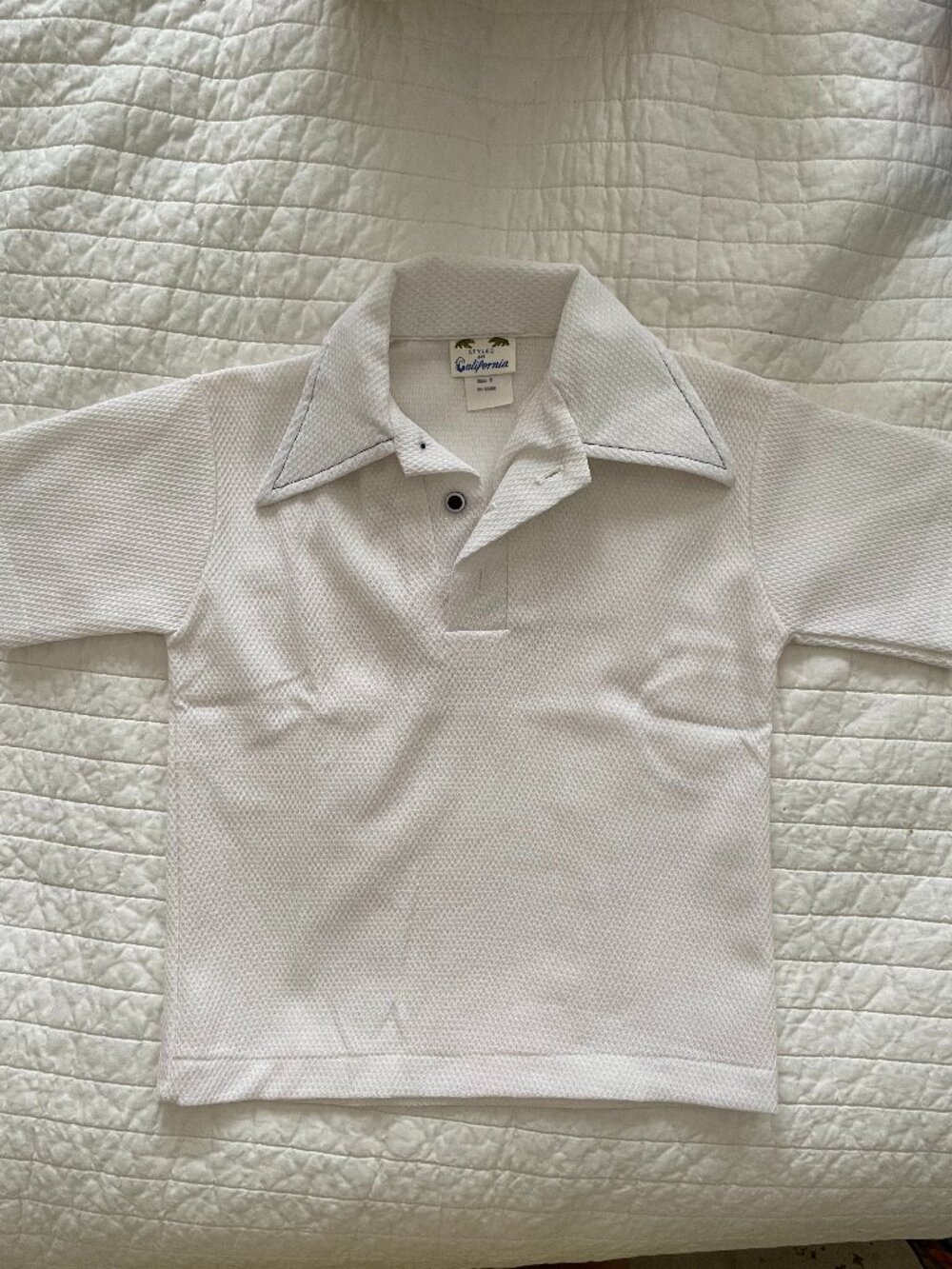 Vintage 70s Styled in California Boys White Texturized Polo Shirt - Size 7